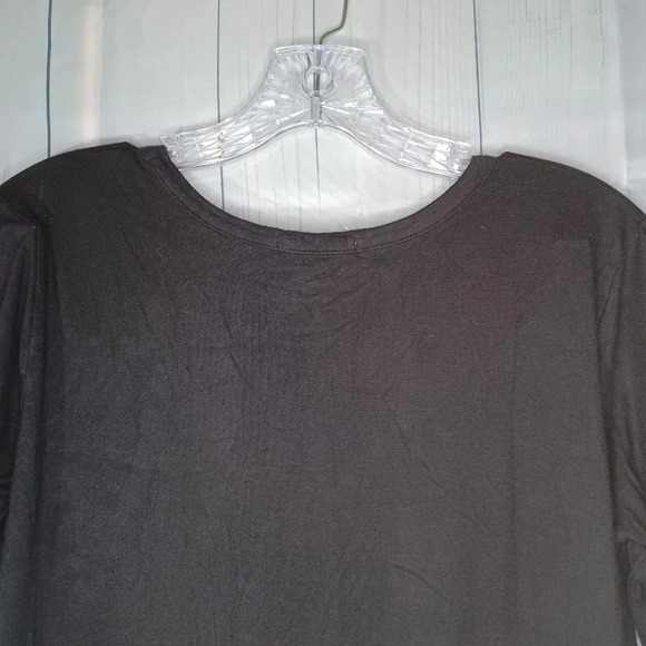 Pebble and Stone 3/4 Sleeve shirt with sheer bottom - Picture 7 of 9